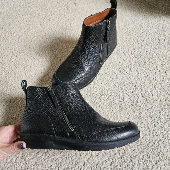 Vionic Shoes - Vionic Lois Women's Bootie 6